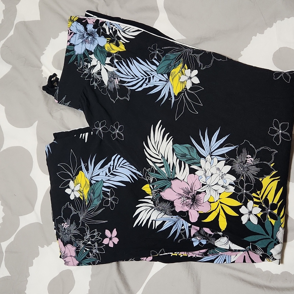Zac & Rachel Black Flower Rayon Ladies Pants - Picture 6 of 6